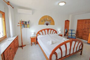 2 室のベッドルーム、アイロン / アイロン台、WiFi、ベッドシーツ