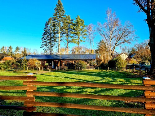 Entire semi-detached house for vacation with child and dog (2 units in one)