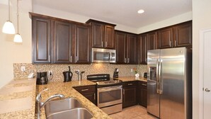 Villa, 3 Bedrooms | Private kitchen - Fountains View 339961 (Davenport)