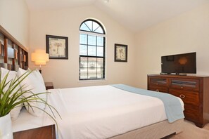 Villa, 3 Bedrooms | 3 bedrooms, individually decorated, individually furnished - Fountains View 339961 (Davenport)