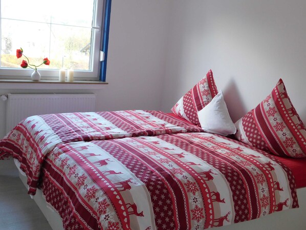 3 bedrooms, WiFi, bed sheets