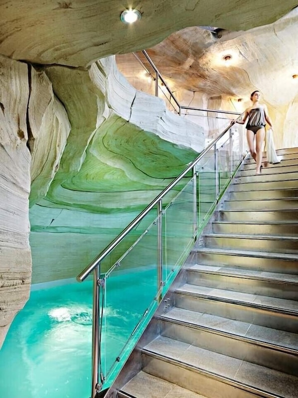 Piscine couverte, piscine extérieure