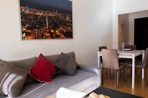 Living area - APARTMENTS BCN CENTRAL-DRASSANES (Barcelona)