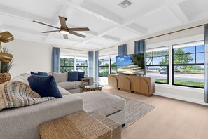 Televisión y reproductor de DVD 