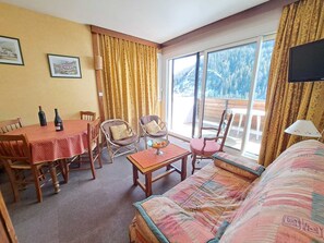 TV - Studio cabin in Pra-Loup with balcony and mountain view (Pra-Loup)