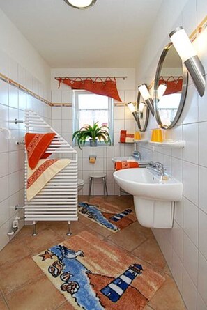 Handtücher, Seife, Toilettenpapier