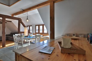 Unclassified image, 3 of 42, button