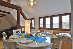 Unclassified image, 5 of 42, button