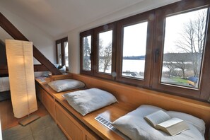 Unclassified image, 4 of 42, button