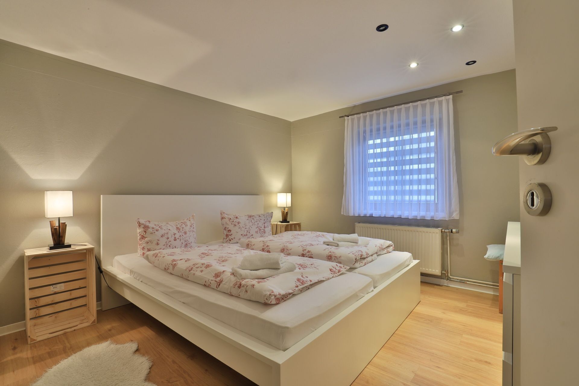 1 室のベッドルーム、WiFi