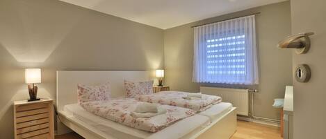 1 室のベッドルーム、WiFi