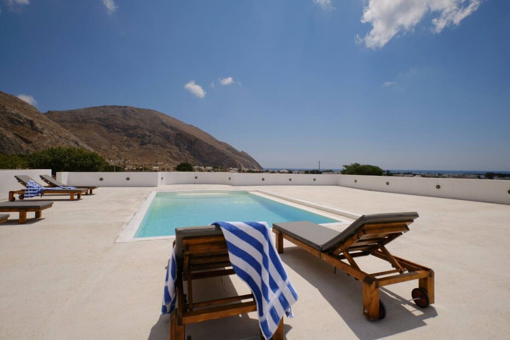 Außenpool, Liegestühle