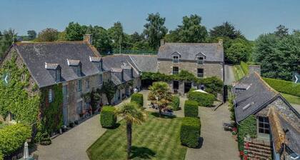 Le Pigeonnier a une superficie d'environ 120 mÚtres carrés