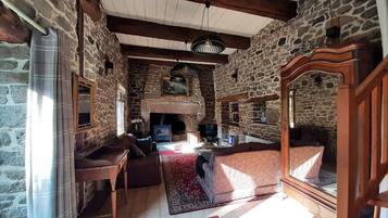 Télévision, cheminée