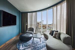 Egyptian cotton sheets, premium bedding, down comforters, minibar