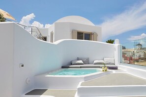 Pool - The Queen's house with jacuzzi and sea view (Santorini)