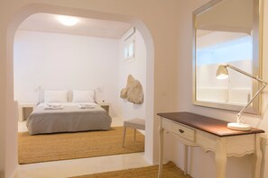 6 bedrooms, free WiFi, bed sheets