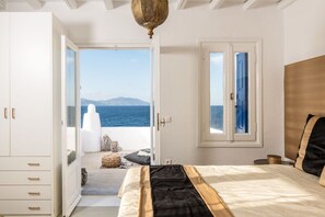 5 bedrooms, iron/ironing board, free WiFi, bed sheets