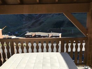 Property grounds - Cozy 7-Person Duplex: Pool, Fitness Center, Near Slopes & Lifts (La Mongie)