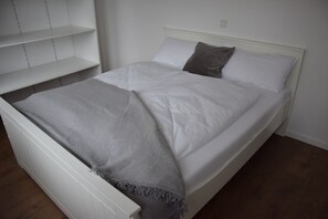 1 Schlafzimmer, Reisekinderbett, WLAN, Bettwäsche