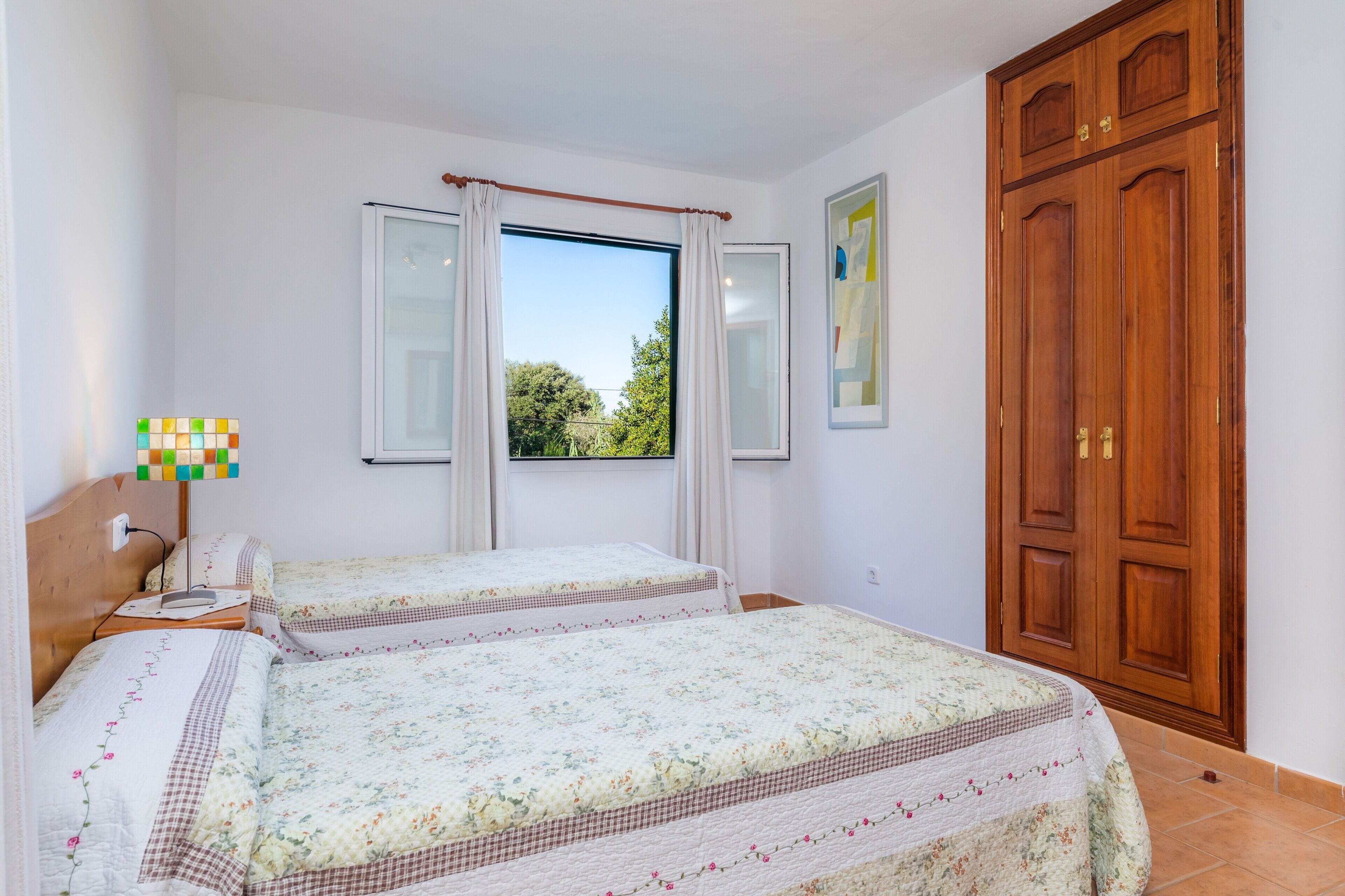 6 bedrooms, iron/ironing board, free WiFi, bed sheets