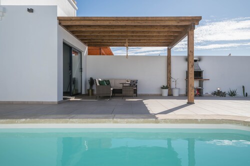 Villa Esmeralda close to Papagayo Beach with Mountain View & Heated Pool