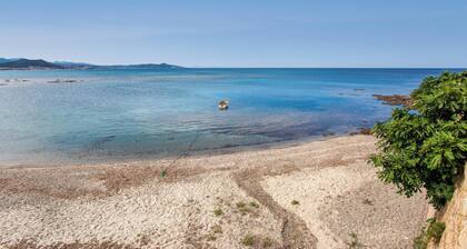Holiday Home ‘La Casa di Barbara’ close to the Beach with Terrace and Street Parking Available