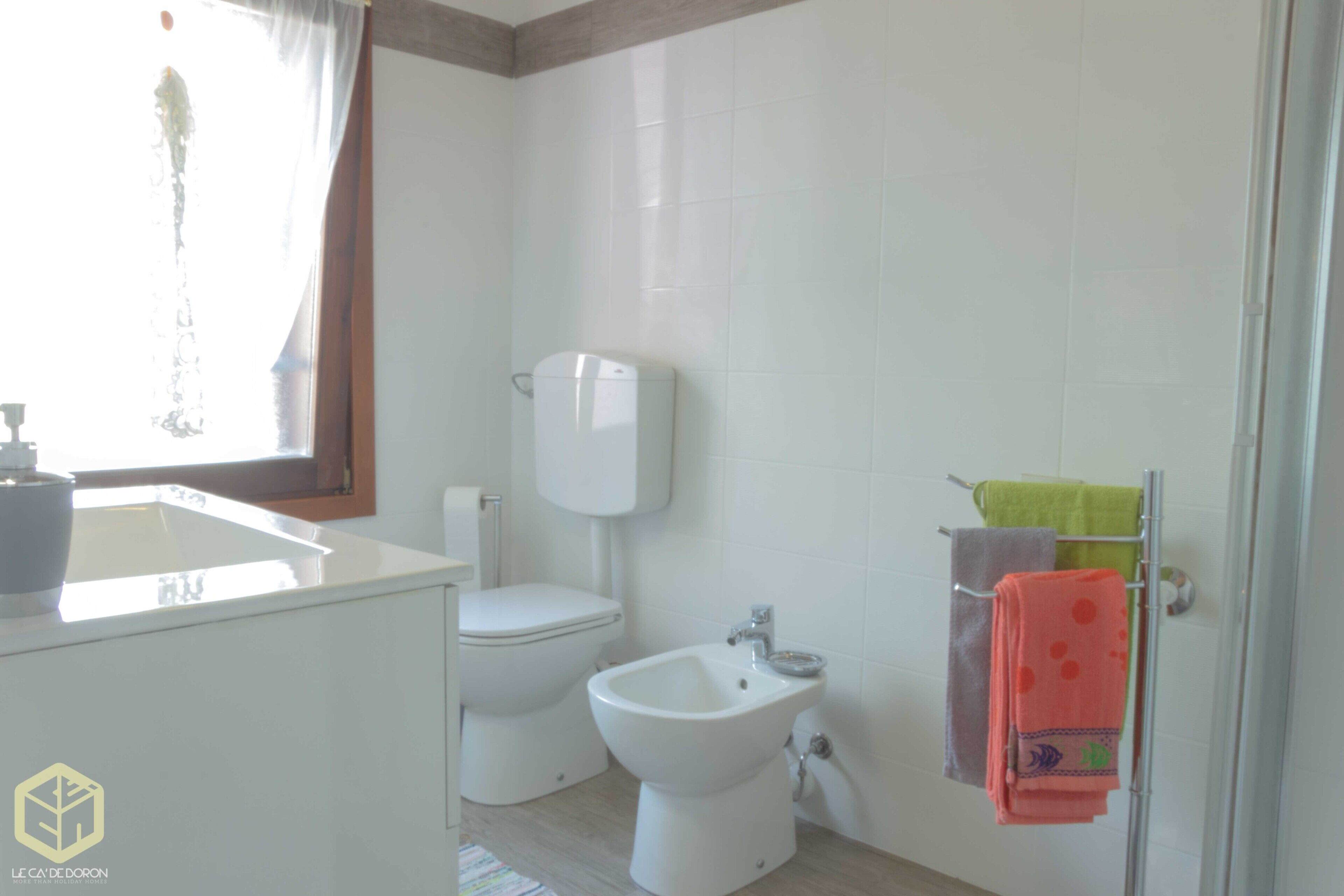 Douche, serviettes fournies