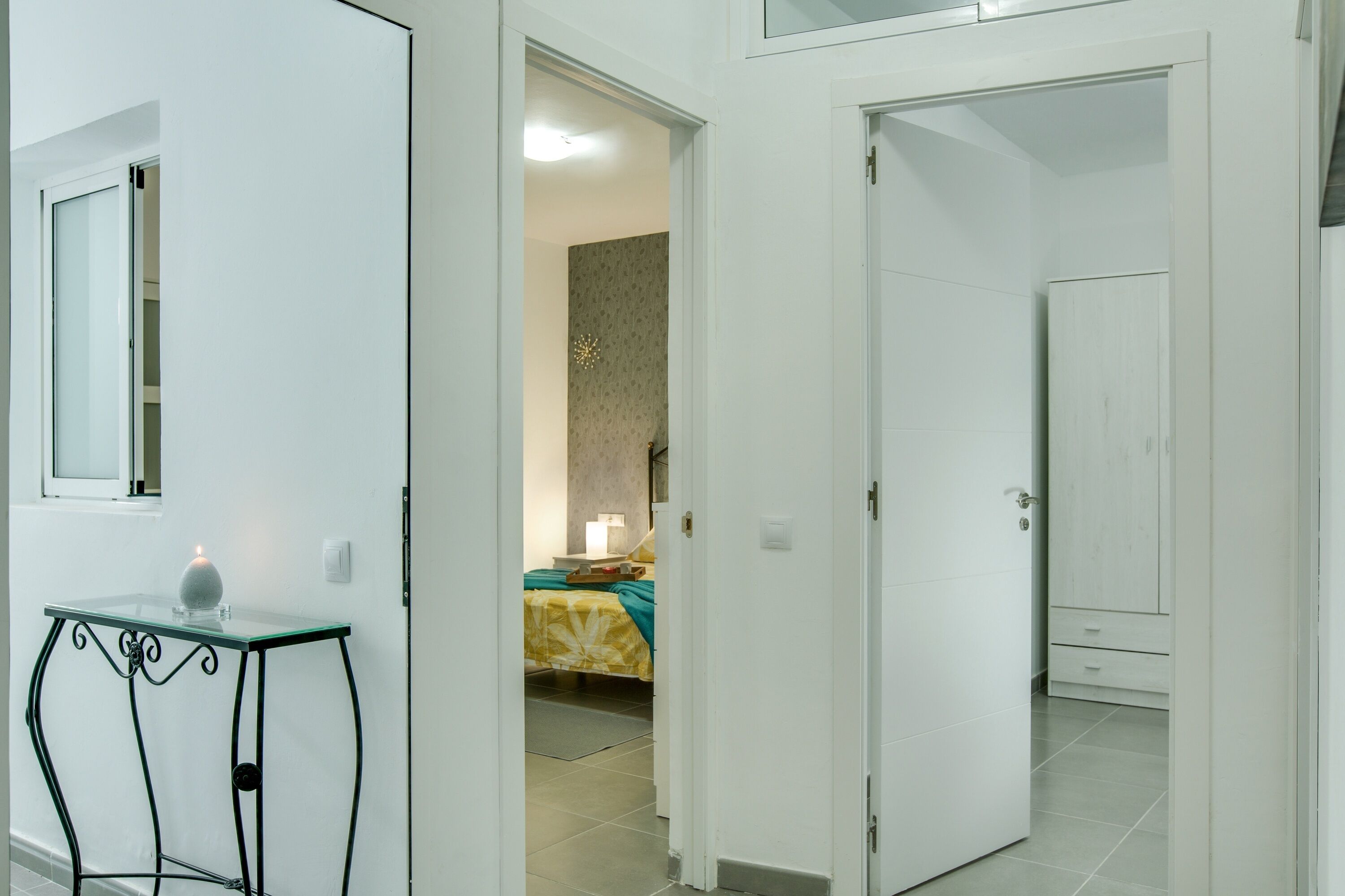 2 slaapkamers, een strijkplank/strijkijzer, gratis wifi, beddengoed