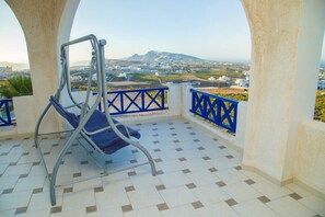 Property grounds - Villa Eva with panoramic views (Santorini)