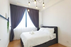 1 chambre, fer et planche Ă repasser
