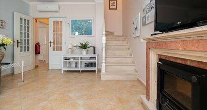 Villa de 2 chambres avec parking et terrasse by AlgarveManta (4V2)
