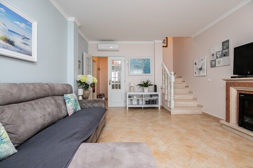 2 bedroom villa with parking and patio by AlgarveManta (4V2)