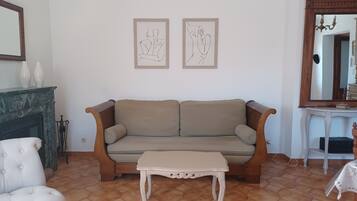 Télévision, cheminée