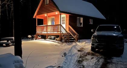 Cozy Northern MN Cabin with Porch!