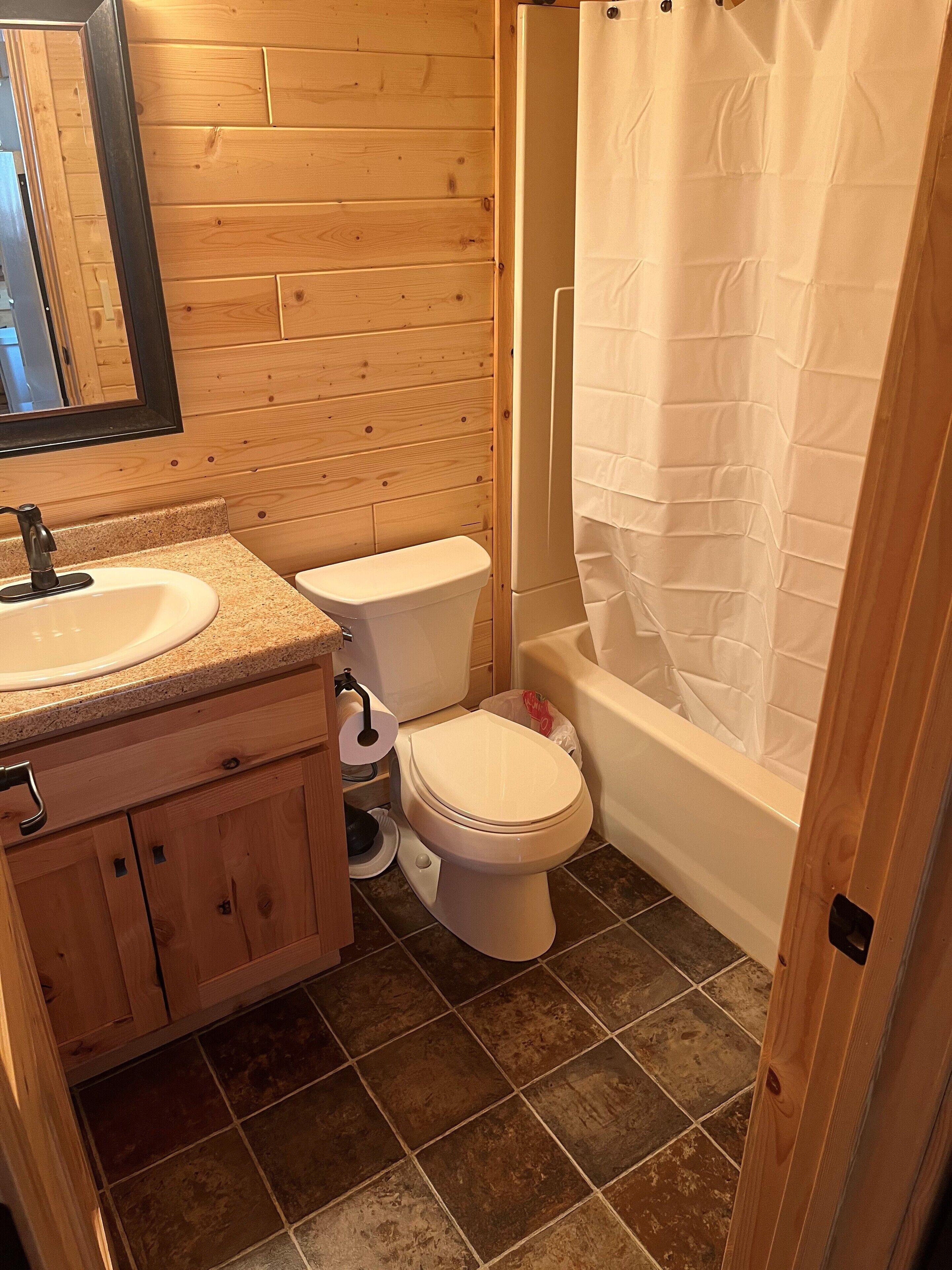 Cozy Northern MN Cabin with Porch!