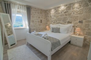 3 bedrooms, iron/ironing board, free WiFi, bed sheets - Villa Milena (Kostanje)