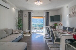 Smart TV, foosball - Villa Milena (Kostanje)