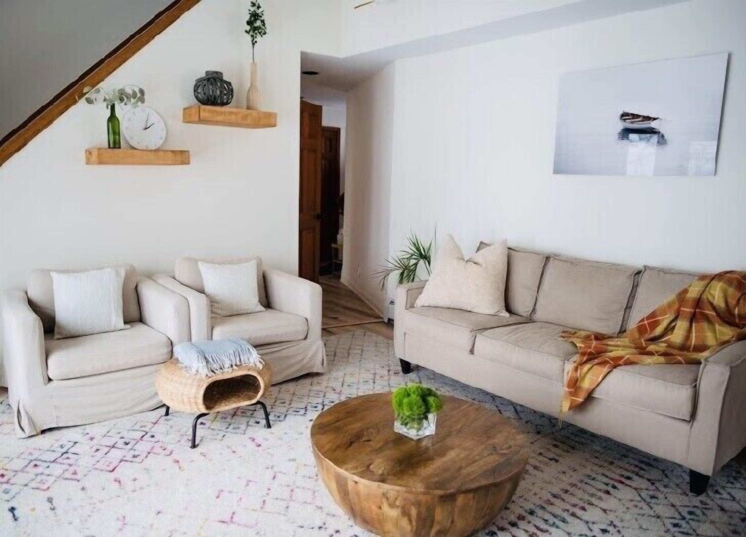 Feel Transported. Lakefront, Sunsets + Minutes to Skiing and Town