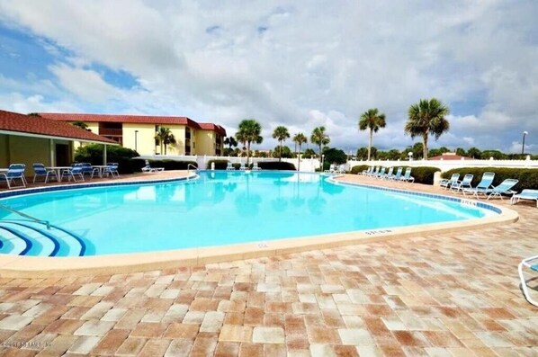 Condo, 2 chambres | Piscine | Piscine chauffée