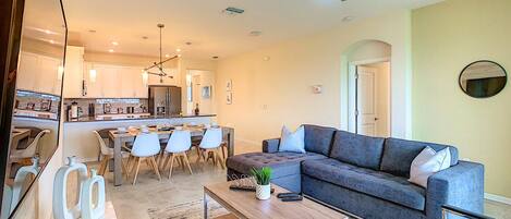 Televisión, videojuegos, oficina