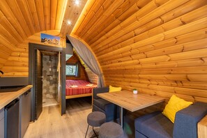 1 bedroom, iron/ironing board, travel cot, free WiFi