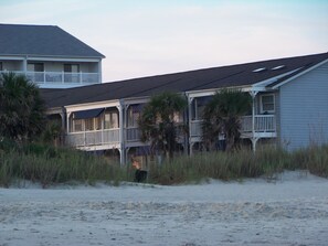 Exterior - Enjoy the beach life. 3-bedroom townhouse. Books quickly. Close to everything. (North Myrtle Beach)