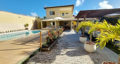 5 BEDROOM HOUSE WITH POOL