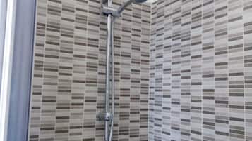 Dusche, Haartrockner, Bidet, Seife