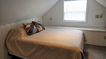 3 bedrooms, desk, free WiFi, bed sheets