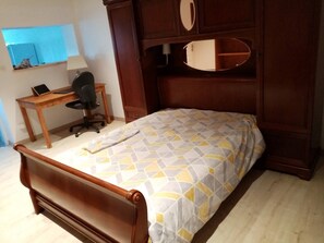 1 bedroom, iron/ironing board, WiFi, bed sheets