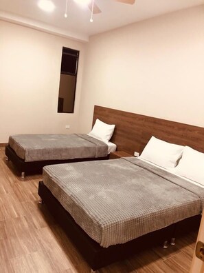 3 Schlafzimmer, Bügeleisen/Bügelbrett, WLAN, Bettwäsche