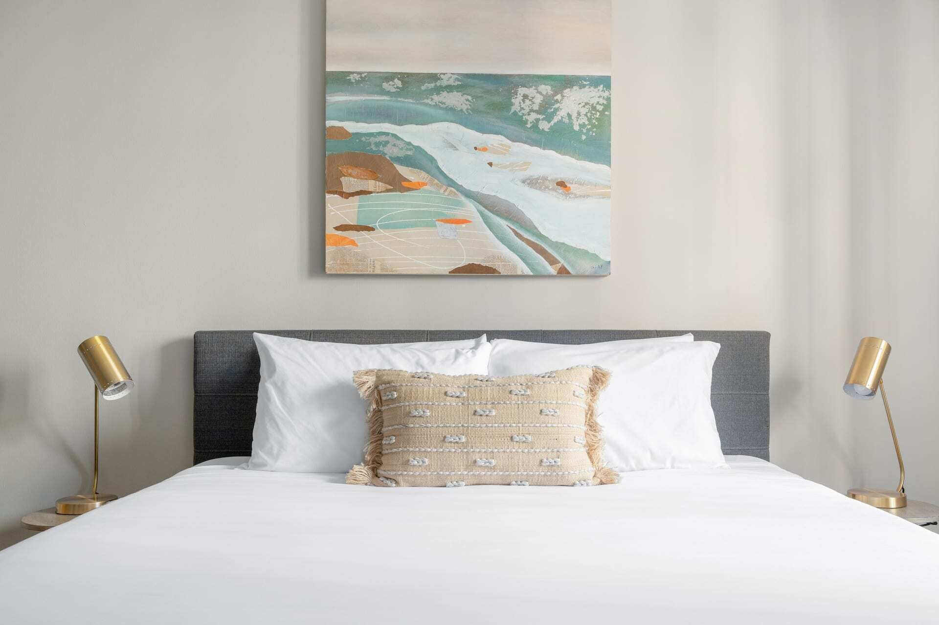 Kasa | Spacious 2BD/2BA Walk to Gold Coast | Chicago