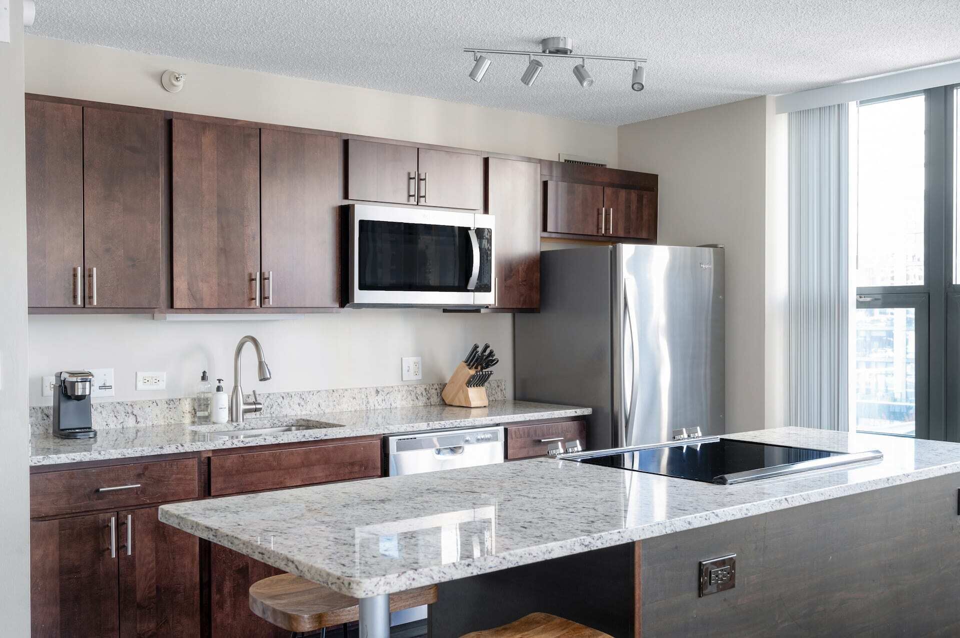 Kasa | Spacious 2BD/2BA Walk to Gold Coast | Chicago